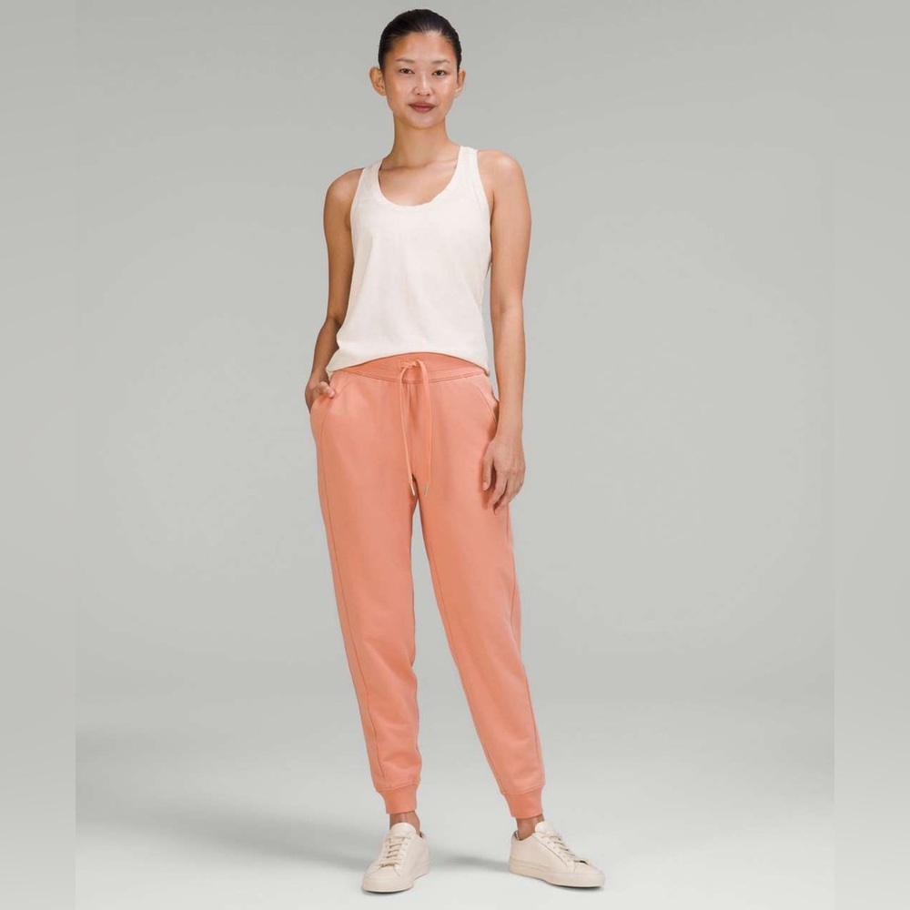 Lululemon scuba jogger size 4